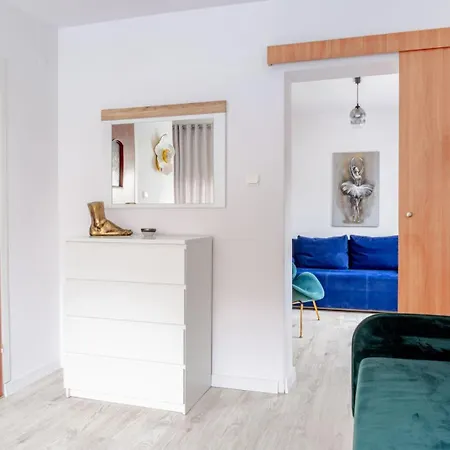 Bliźniak 2 - - Blisko Plaży - Bufet śniadaniowy W Cenie! Kwatera prywatna Karwia