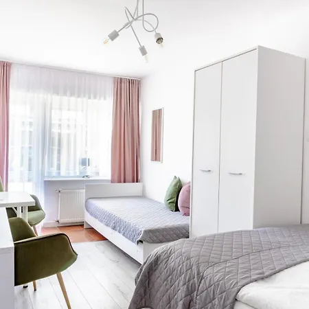 Kwatera prywatna Bliźniak 2 - - Blisko Plaży - Bufet śniadaniowy W Cenie! Karwia